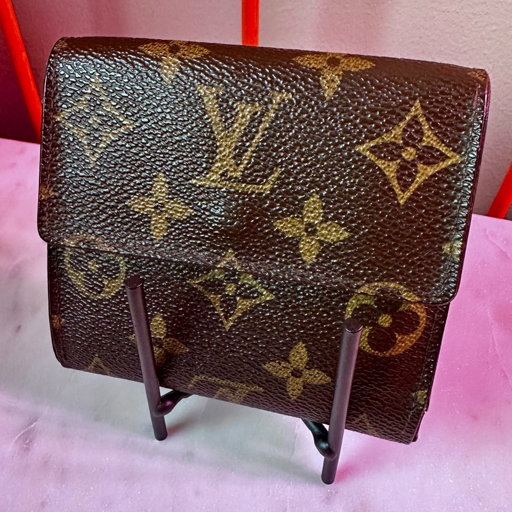 ❌SOLD❌ Louis Vuitton Monogram Compact
Snap Wallet Brown - Picture 3 of 16